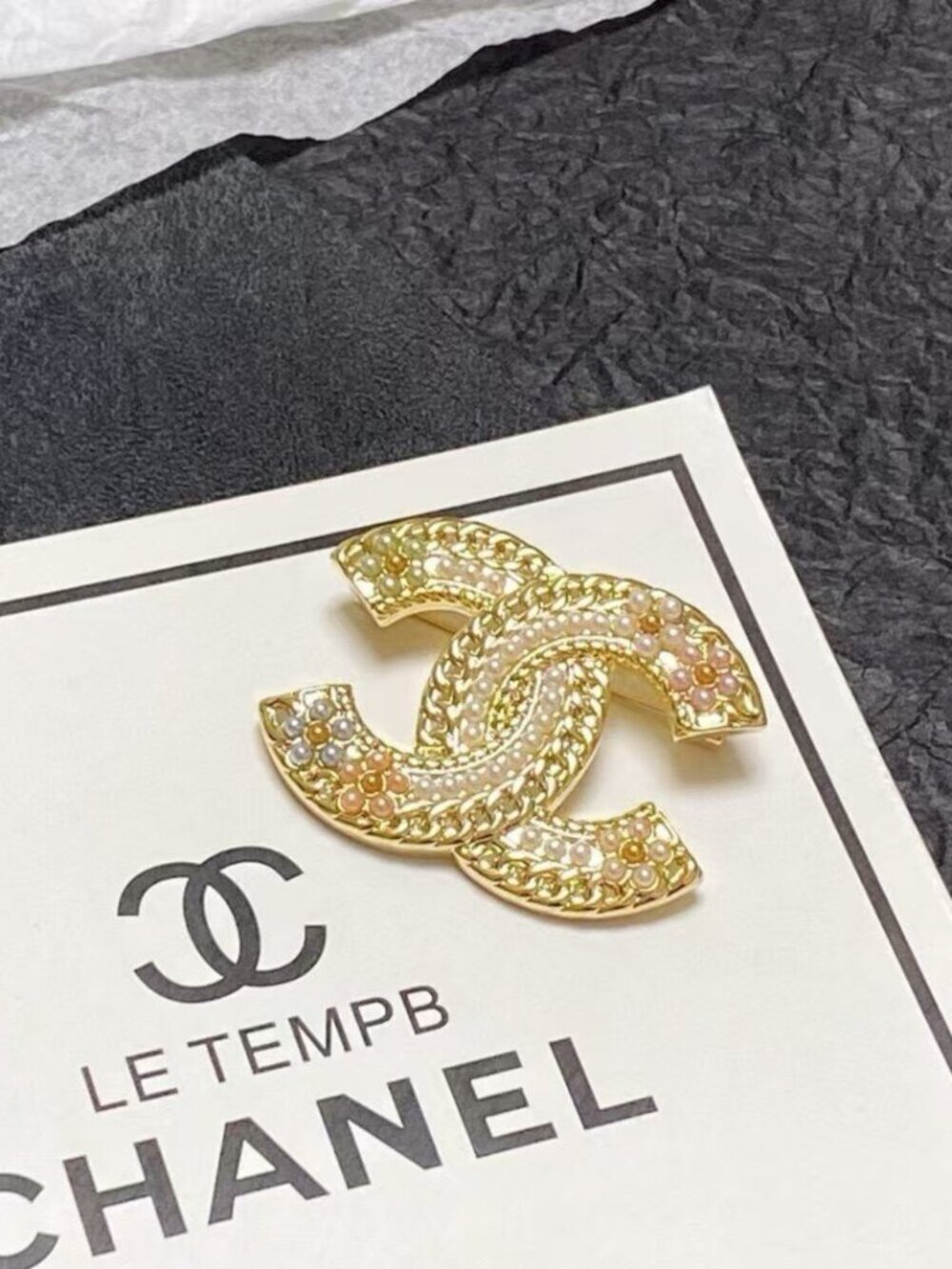 🧩Chanel brooch - Picture 2 of 6